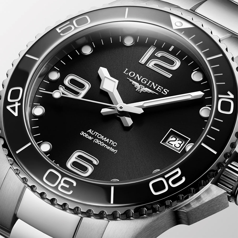 longines HydroConquest 39mm - Black on Bracelet